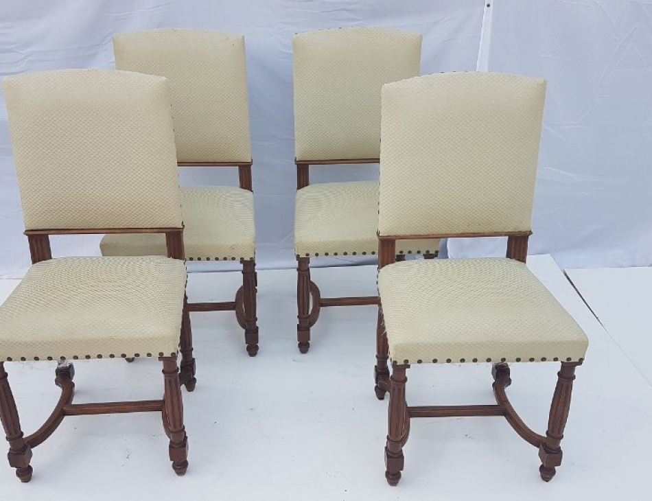 Jídelní souprava stůl   4 židle - Mechelen cca 1900, Cena 12 500 Kč, Stůl : v72 x d125 x s114 cm, Židle : 45x45cm ,výška : 97cm, MOŽNOST ZAJISTIT DOPRAVU ale preferujeme osobni prevzeti / naklady na dopravu hradi kupujici / po domluve i moznost zaslani na Slovensko