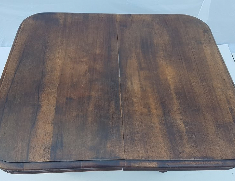 Jídelní souprava stůl   4 židle - Mechelen cca 1900, Cena 12 500 Kč, Stůl : v72 x d125 x s114 cm, Židle : 45x45cm ,výška : 97cm, MOŽNOST ZAJISTIT DOPRAVU ale preferujeme osobni prevzeti / naklady na dopravu hradi kupujici / po domluve i moznost zaslani na Slovensko