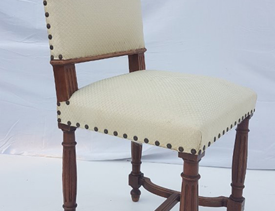Jídelní souprava stůl   4 židle - Mechelen cca 1900, Cena 12 500 Kč, Stůl : v72 x d125 x s114 cm, Židle : 45x45cm ,výška : 97cm, MOŽNOST ZAJISTIT DOPRAVU ale preferujeme osobni prevzeti / naklady na dopravu hradi kupujici / po domluve i moznost zaslani na Slovensko