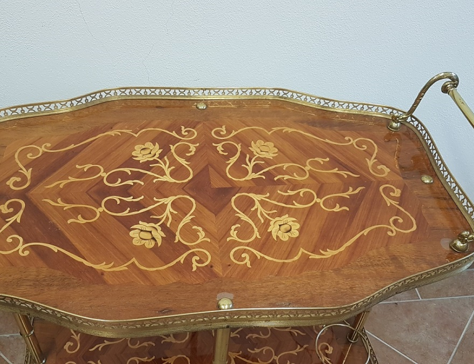 Replika, rozměry: 74 x 43, celková výška: 65 cm (měřeno bez držadla) ... / Po domluvě možnost dopravy jenom do vzdálenosti 40 km od Pardubic nebo do Prahy. Náklady na dopravu hradí kupující