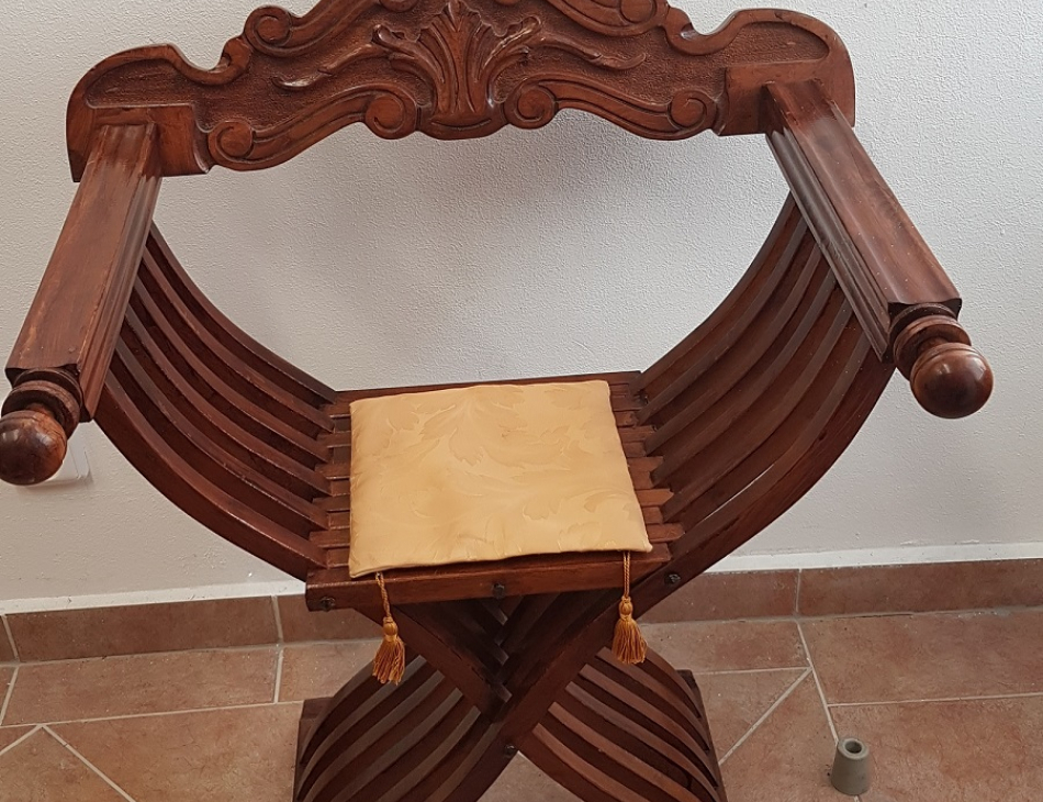 Rozměry: 65 x 47 cm , celková výška 84 cm / Možnost zaslání !! / náklady na dopravu hradí kupující / po domluvě i možnost zaslání na Slovensko. PODÍVEJTE SE PROSÍM NA VŠECHNY MOJE NABÍDKY .... Zveme Vás do příjemného prostředí našeho obchodu