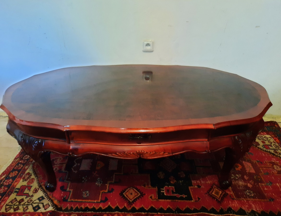 Rozměry: 143 x 82 cm, výška 50 cm - replika.  Osobní převzetí - Po domluvě možnost zajistit dopravu pouze do 30 km od Pardubic. Náklady na dopravu hradí kupující.  Osobní převzetí v našem obchodu v Pardubicích a po domluvě i v Praze.  Volejte prosím na obchodní telefon v pracovní době nebo nám zanechte zprávu.